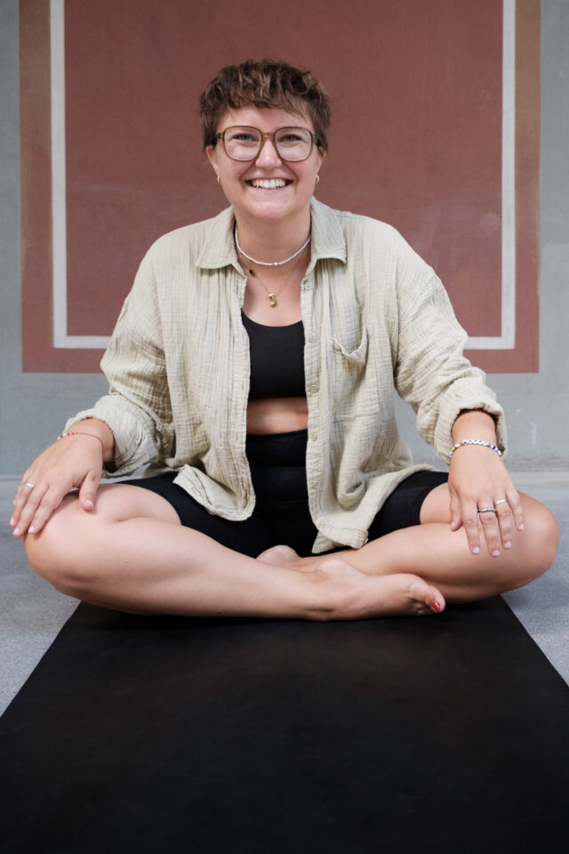 Jana Jöbstl, Kinderyoga- und Teenieyoga-Lehrerin, im Porträt